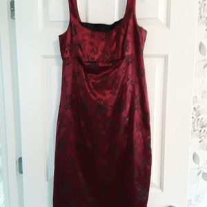 Donna Ricco maroon dress